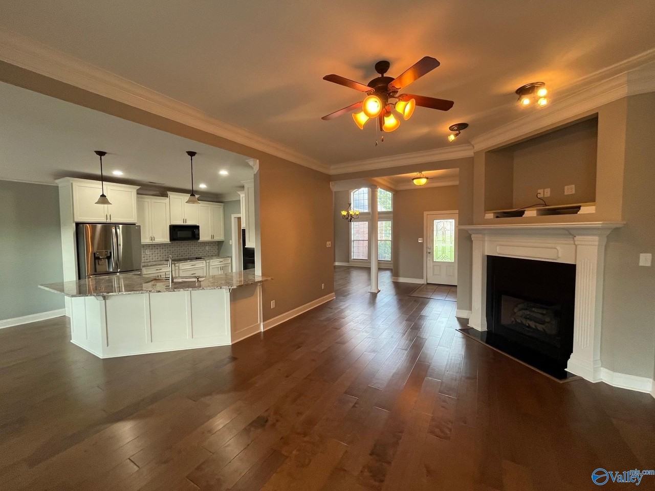 1907 Weatherly Cir Sw - Photo 4 of 36