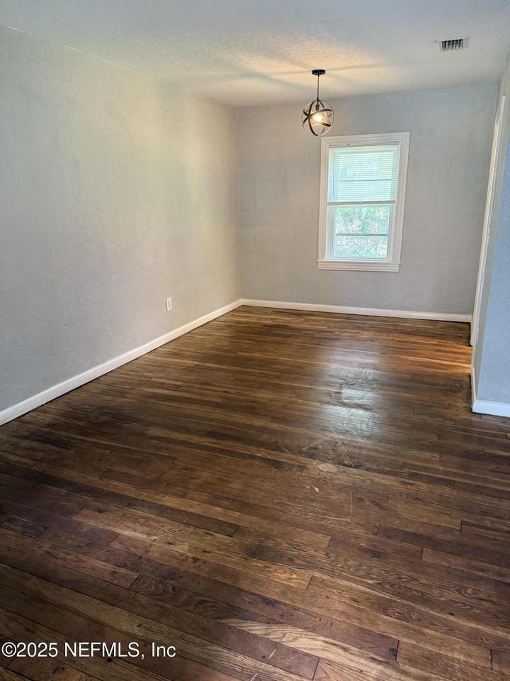 1925 Jones Street - Photo 2 of 6