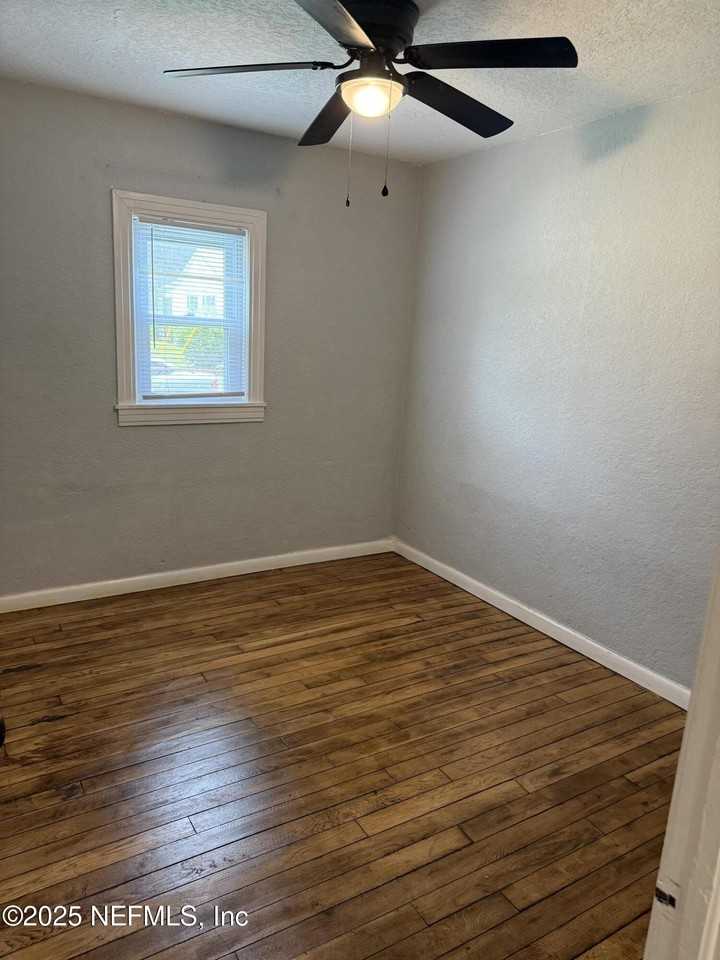 1925 Jones Street - Photo 5 of 6