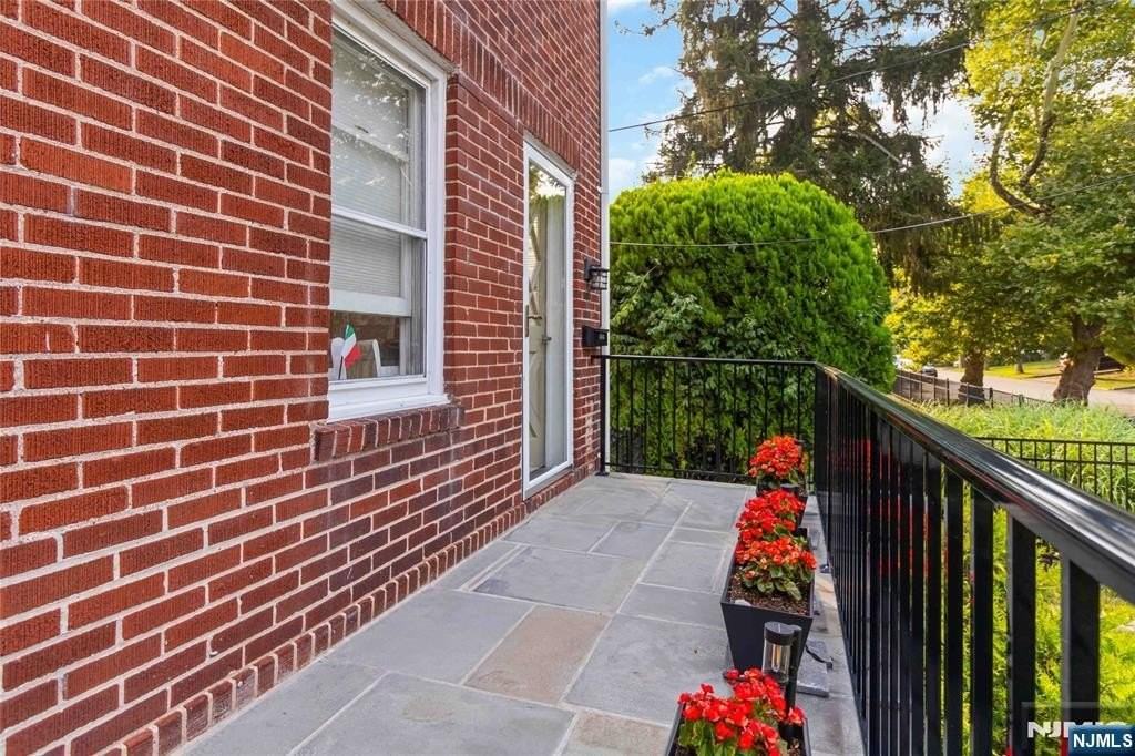 106B Park Ave - Photo 2 of 16