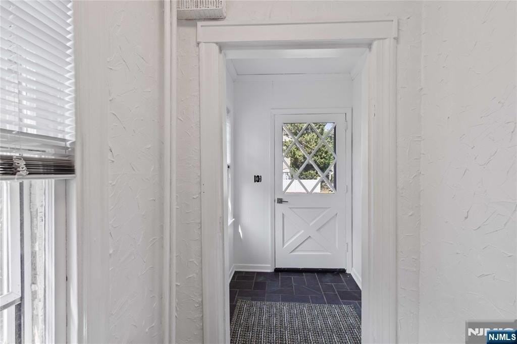 106B Park Ave - Photo 3 of 16