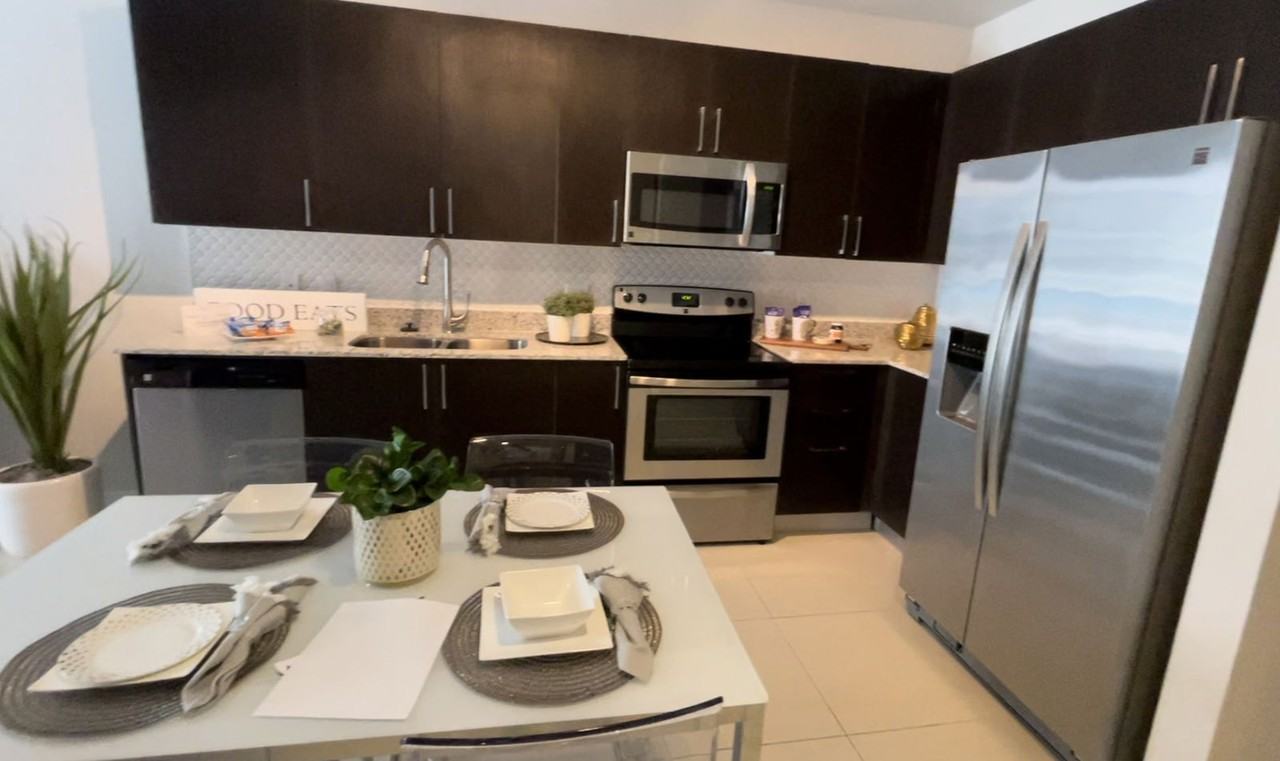 Nw 36th Ct #709 - Photo 2 of 8