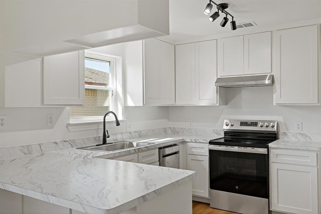 12816/12818 Pandora Drive - Photo 5 of 26