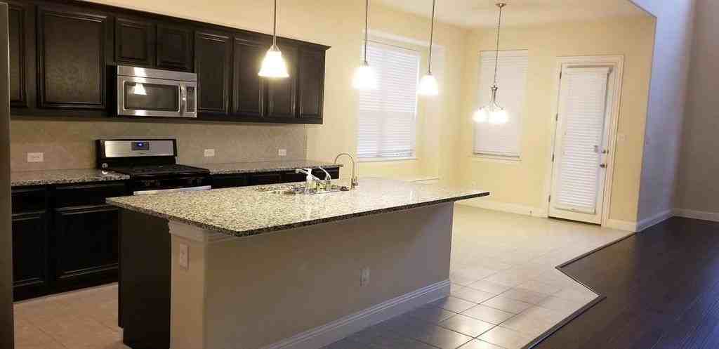 10695 Villanova Dr - Photo 6 of 17