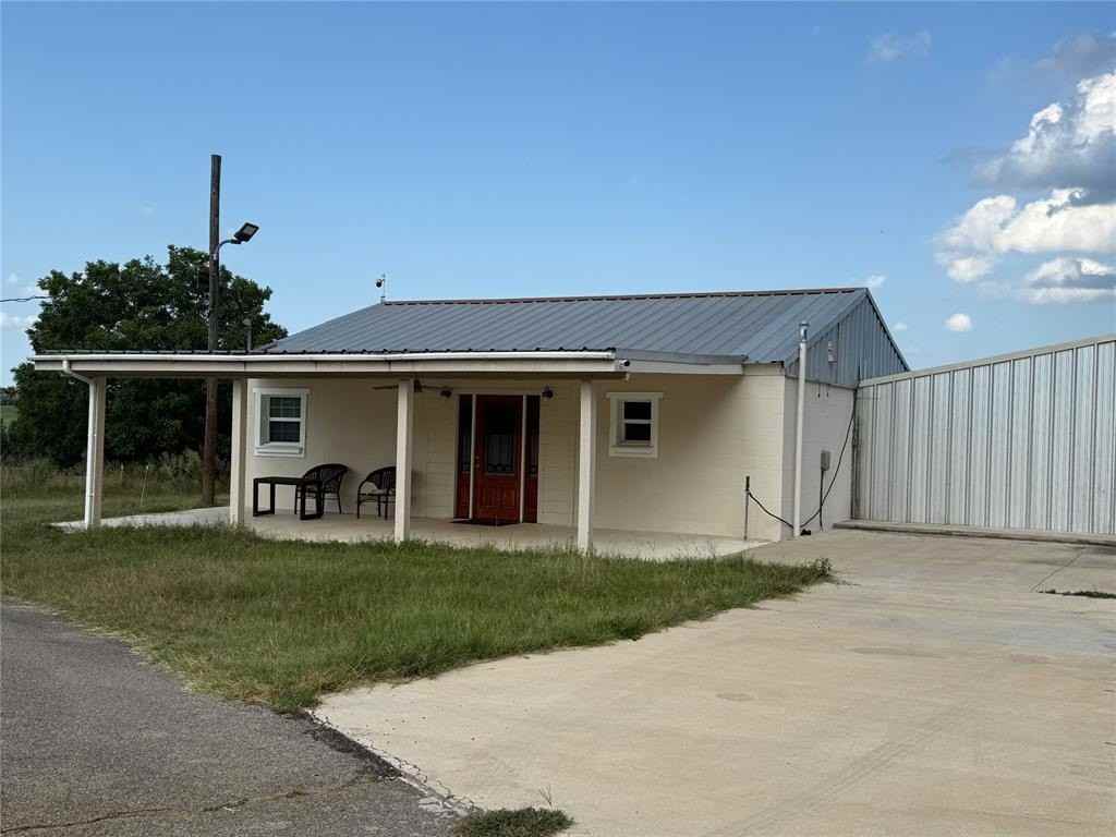 1040 County Road 3590 #A - Photo 2 of 23