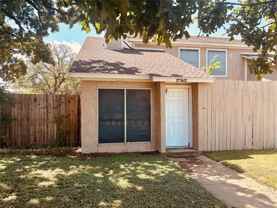 2762 Parkchester Dr - Photo 1 of 1