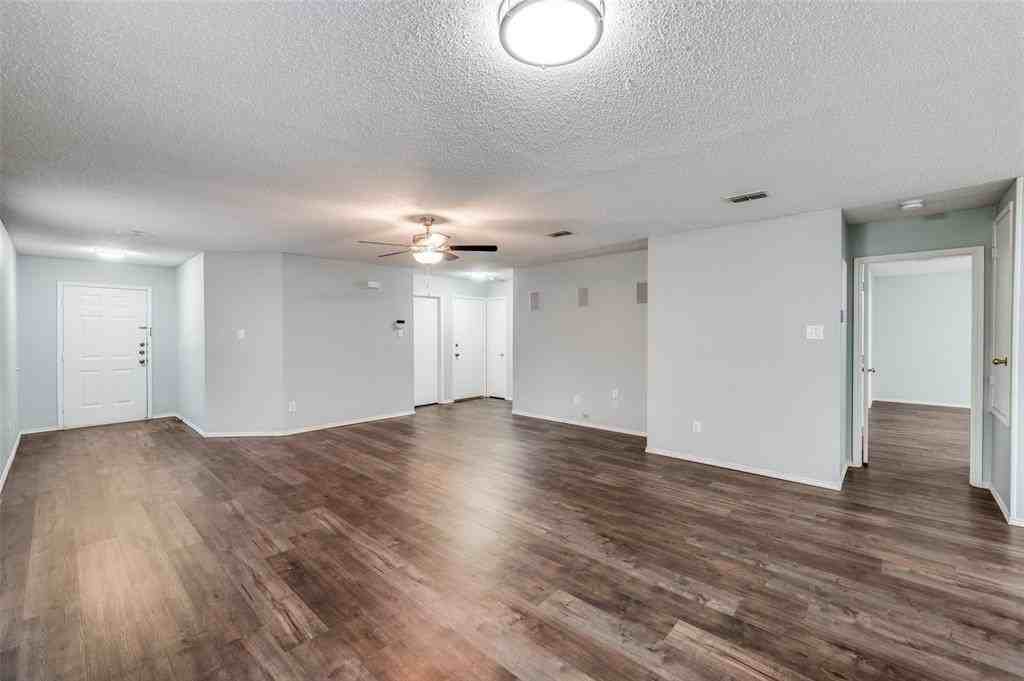 8405 Seven Oaks Ln - Photo 3 of 11