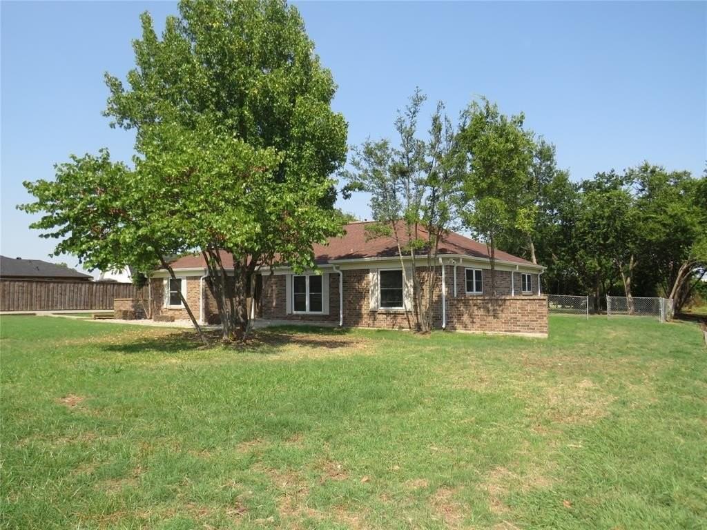 3316 Darby Lane - Photo 3 of 37