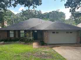 820 Lake Forest Ct - Photo 1 of 1