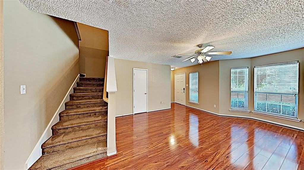 5705 Giddyup Ln - Photo 2 of 15