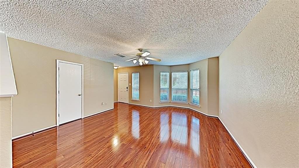 5705 Giddyup Ln - Photo 3 of 15