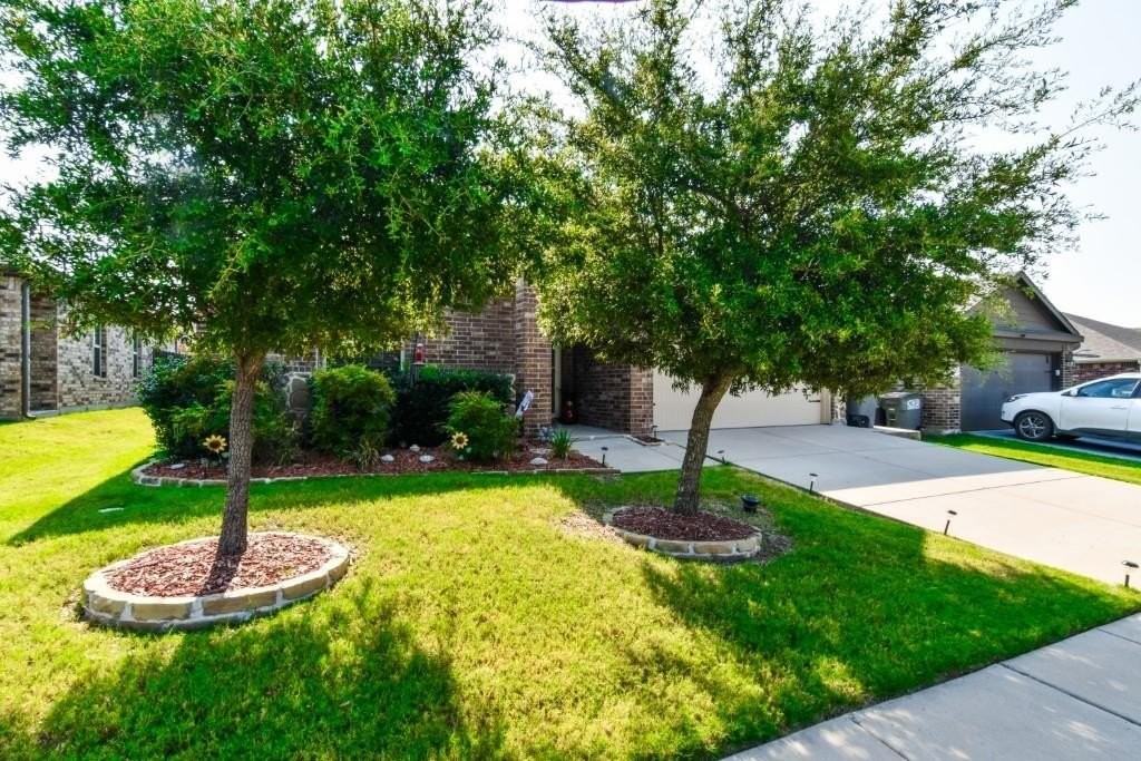 1406 Slate St - Photo 3 of 25