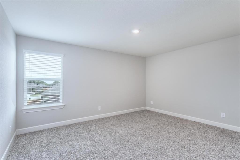 2100 Brentwood Dr - Photo 7 of 14