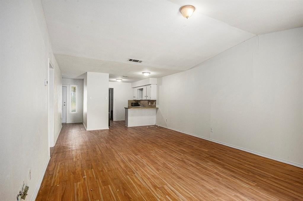 6819 W Cleburne Rd - Photo 6 of 24