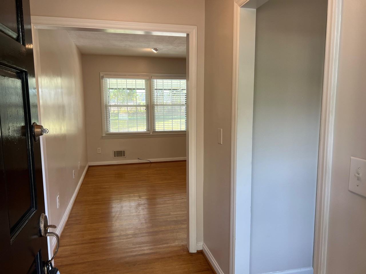 462 Gilbert St Se - Photo 2 of 22