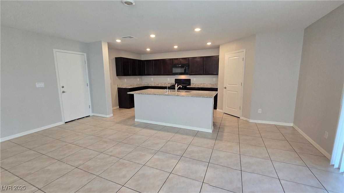 4563 Cotton Quail Ave - Photo 7 of 34