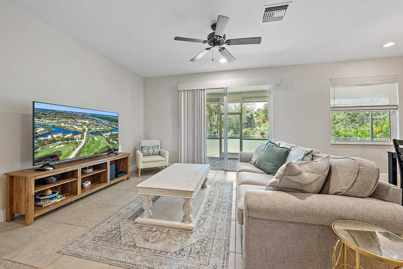 1208 Se Conference Cir - Photo 7 of 29