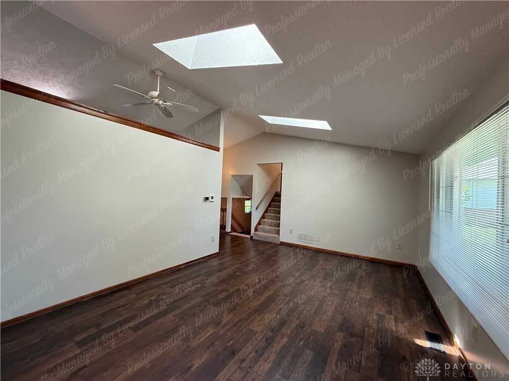 3724 Aftonshire Drive - Photo 5 of 39