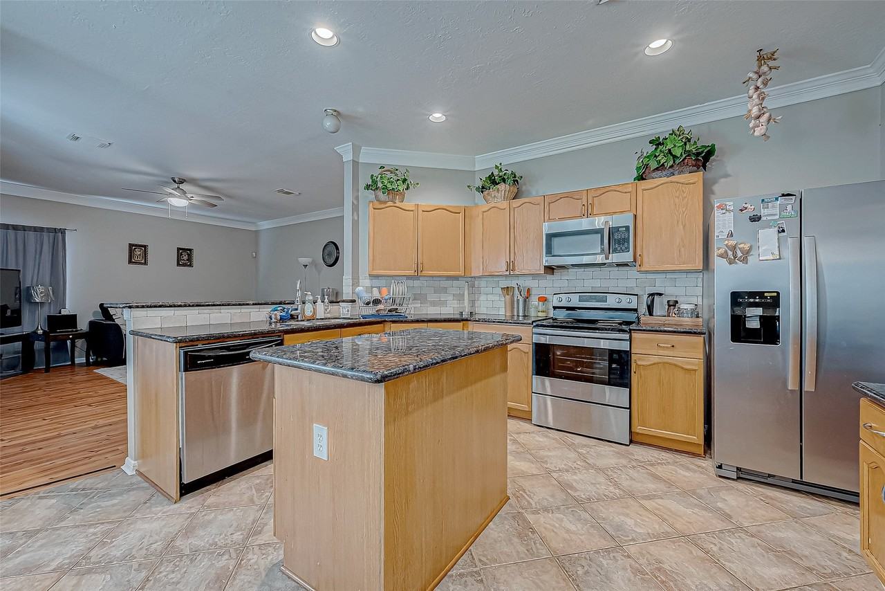 211 Rolling Plains Dr - Photo 3 of 25