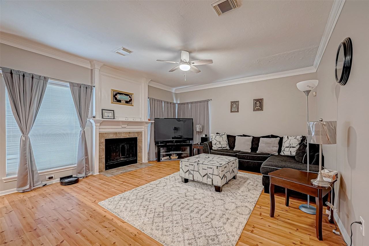 211 Rolling Plains Dr - Photo 4 of 25