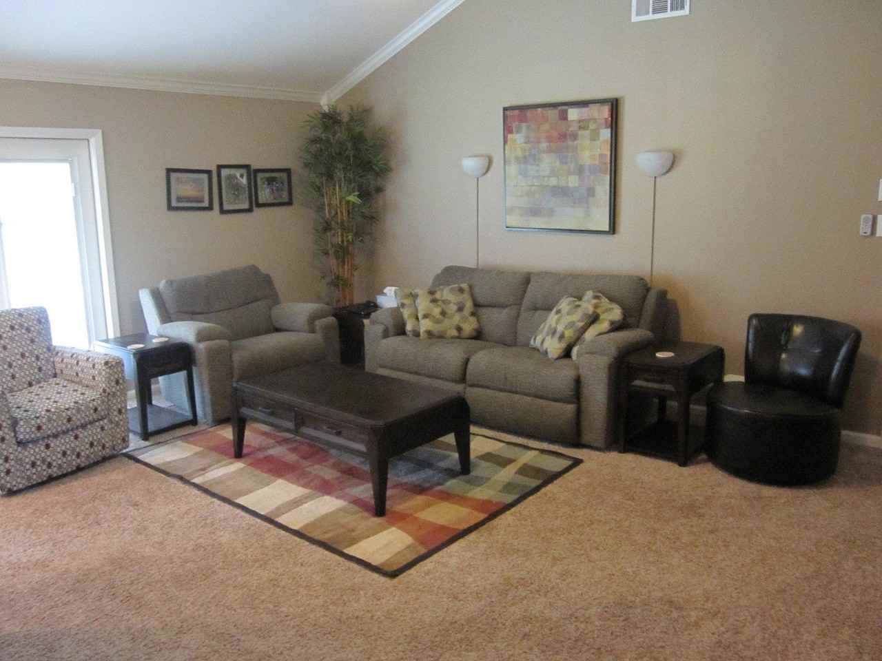 5934 Hummingbird St - Photo 6 of 12