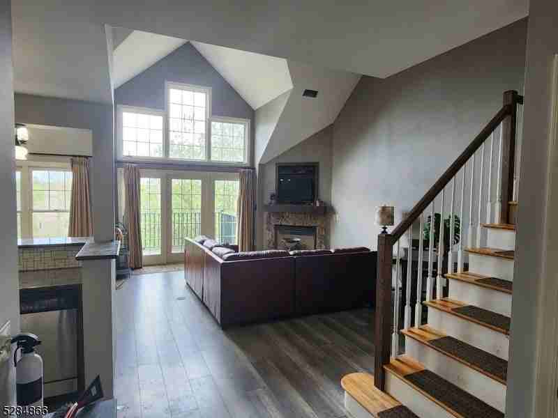 1 Pine Cres ## 23 - Photo 2 of 28