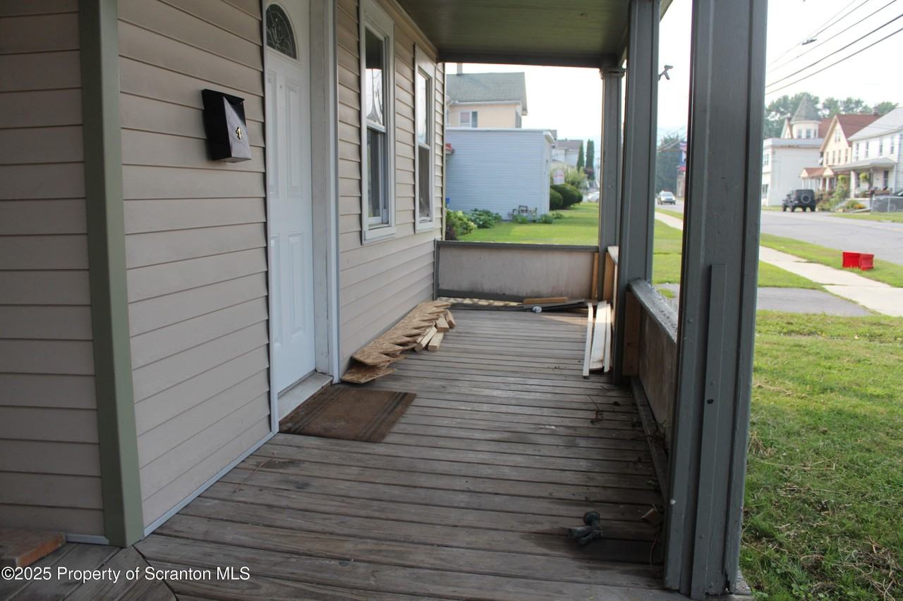 1507 Luzerne St - Photo 4 of 26