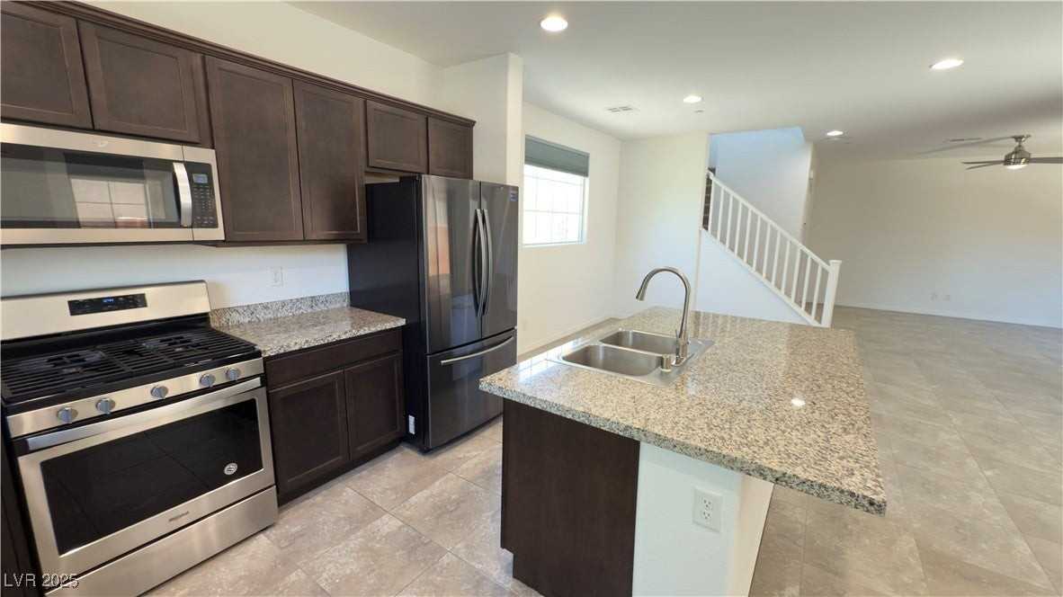 3017 Young Bouvier Ave - Photo 4 of 27