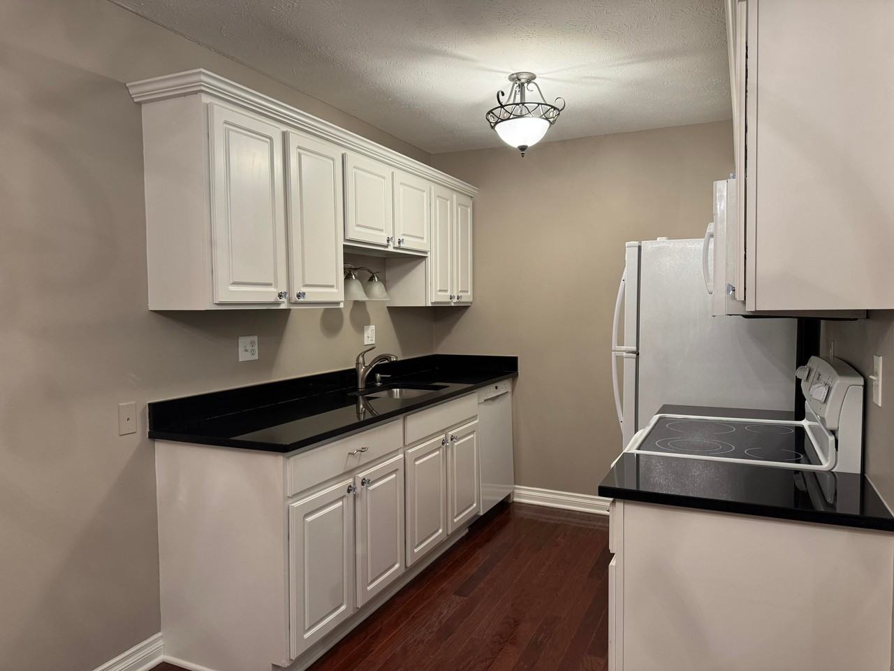 725 Randolph St - Photo 5 of 16