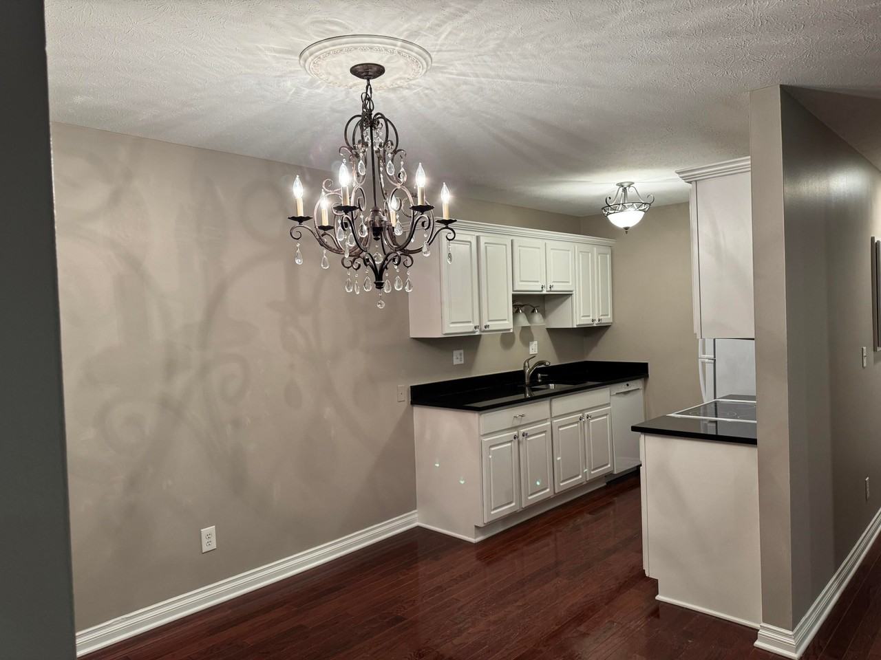 725 Randolph St - Photo 7 of 16