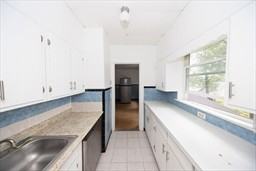 51 S Lenox St Apt 2 - Photo 3 of 6