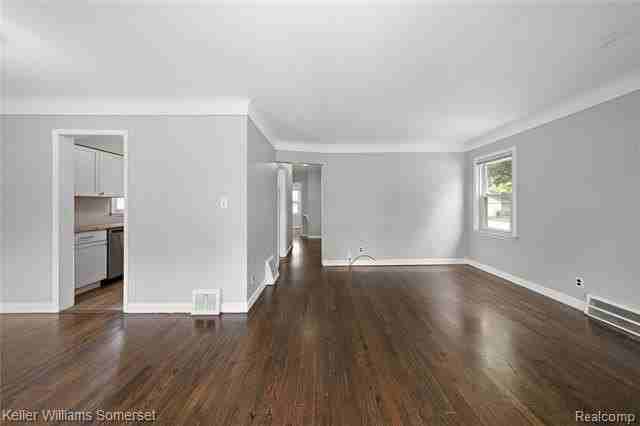 1721 East Lincoln Avenue - Photo 4 of 33