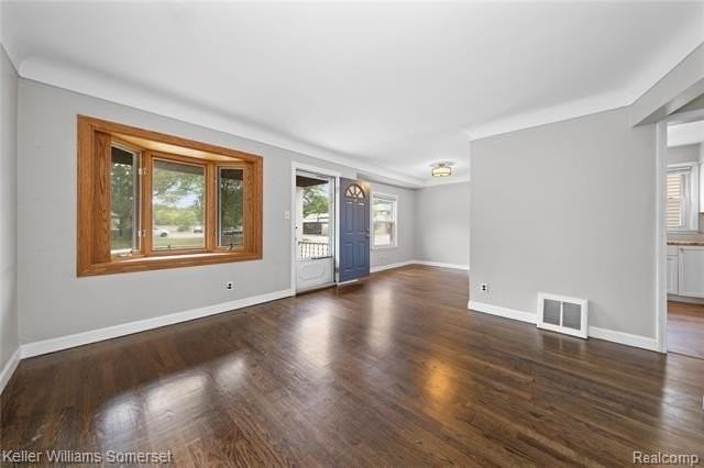 1721 East Lincoln Avenue - Photo 6 of 33