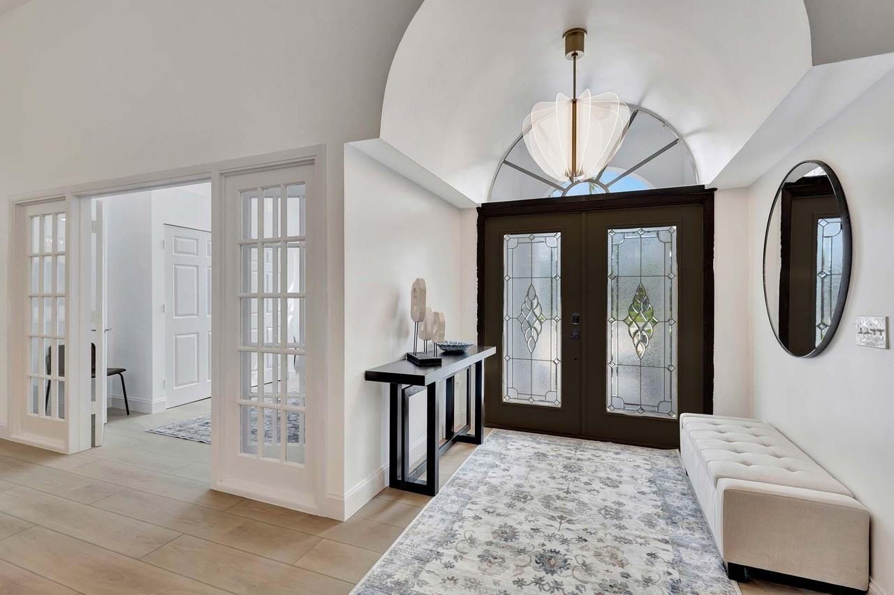 1915 Newhaven Ave - Photo 2 of 50