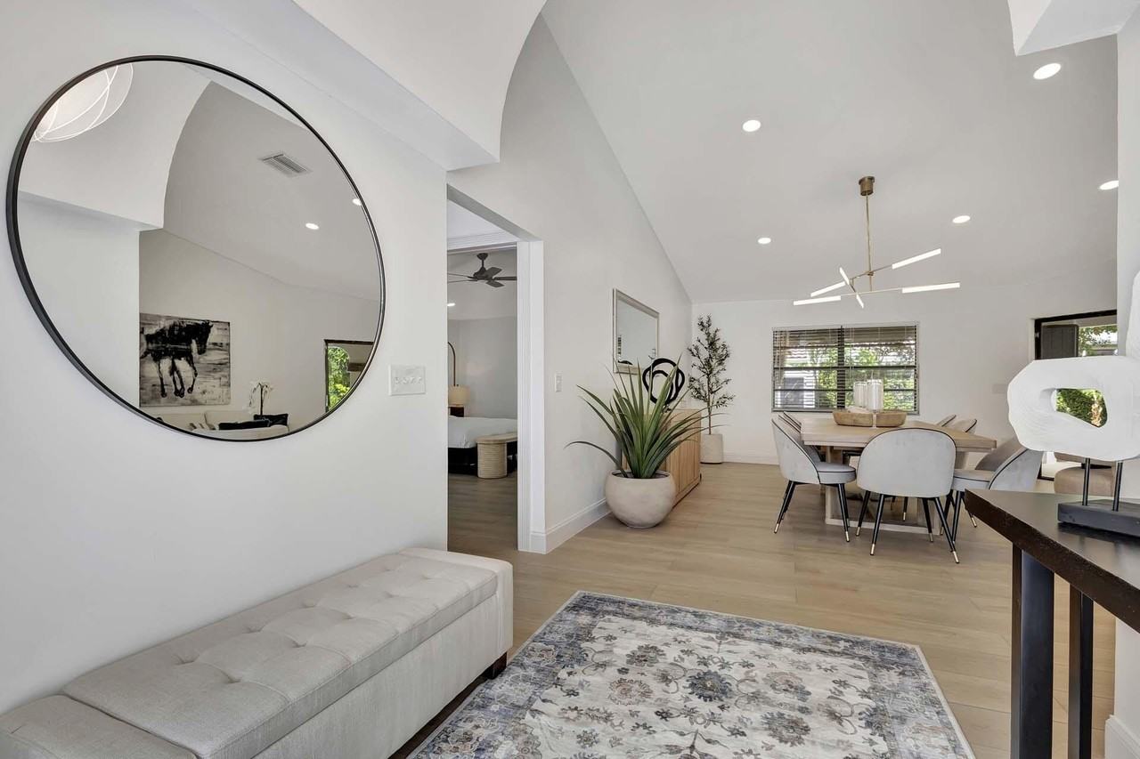 1915 Newhaven Ave - Photo 4 of 50