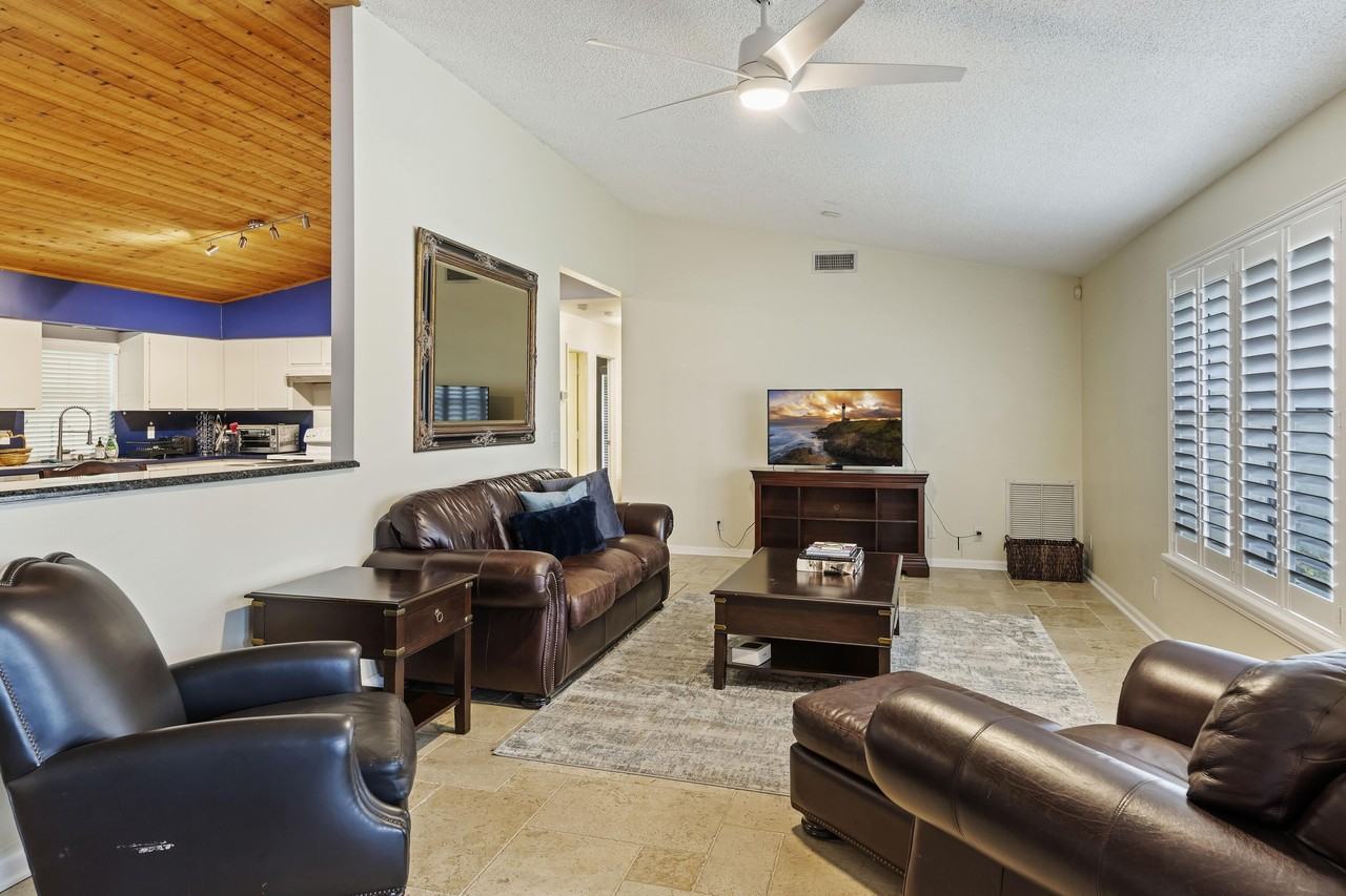 756 Juniper Pl - Photo 2 of 18