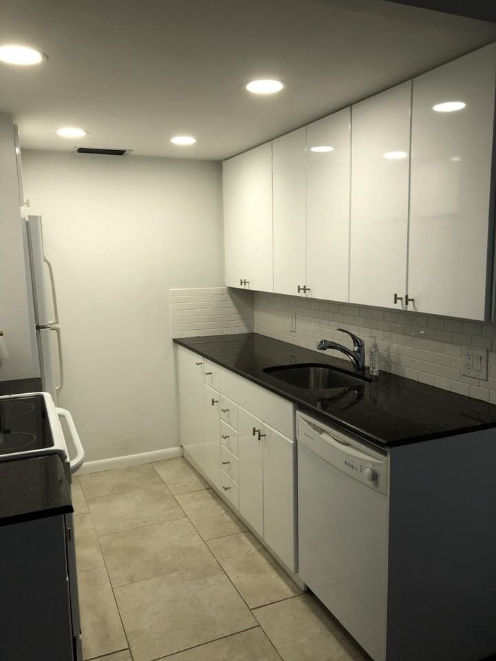 3085 Cornwall E - Photo 3 of 12