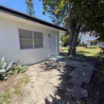 1827 N Dixie Hwy #3 - Photo 1 of 1