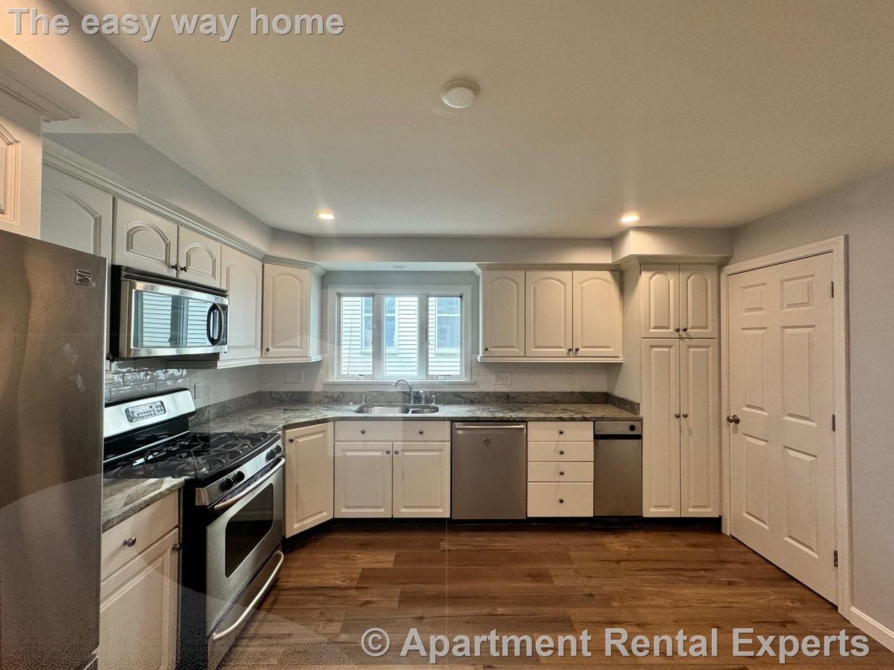 136 Sharon St #1WITHBS - Photo 2 of 19