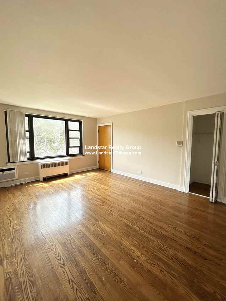 N Ridge Blvd #3E - Photo 3 of 15