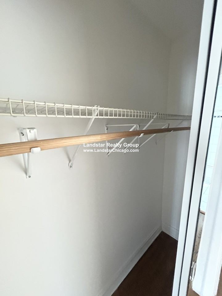 N Ridge Blvd #2E - Photo 7 of 15