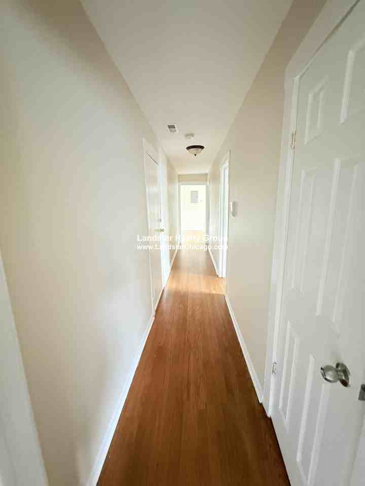 3757 W Sunnyside Ave #1 - Photo 2 of 9