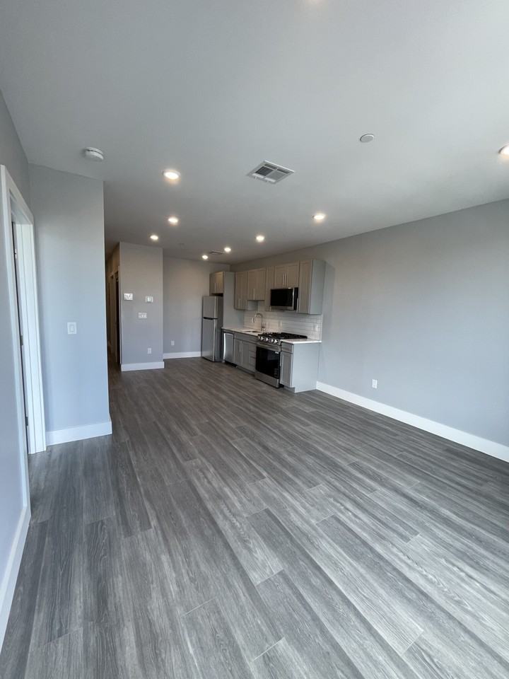 Western Ave. & Telford St #412 - Photo 4 of 22