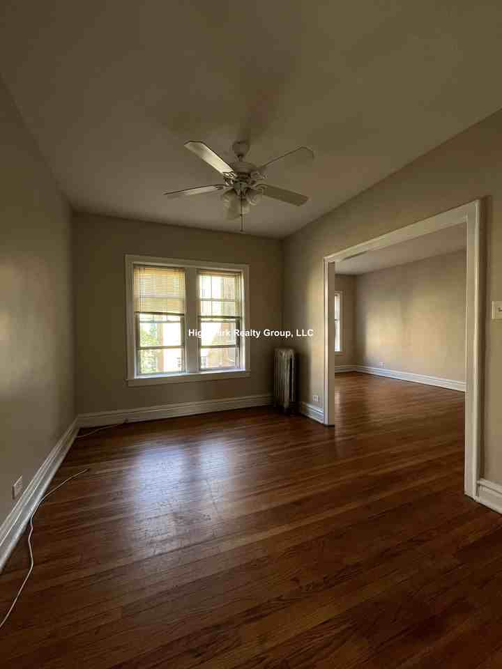 916 Reba Pl #2N - Photo 2 of 11