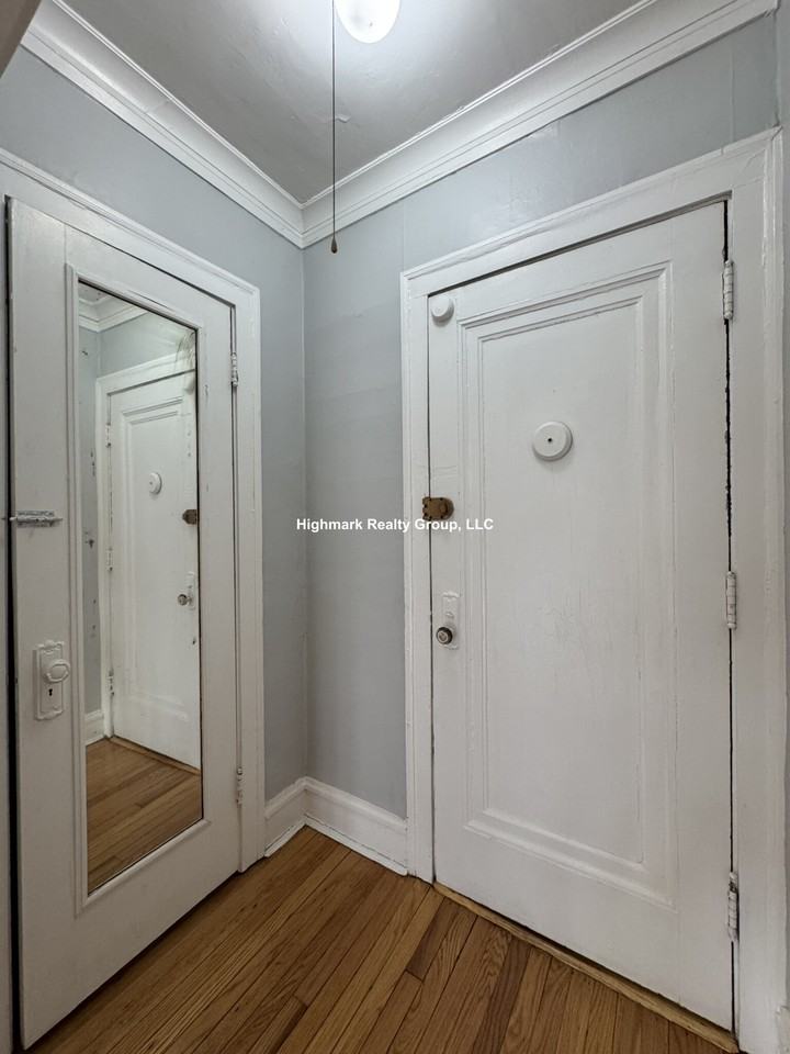 3442 W Foster Ave #1OS - Photo 5 of 13