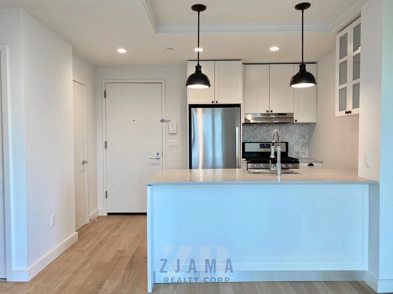 409 Eastern Parkway #702 - Photo 6 of 24