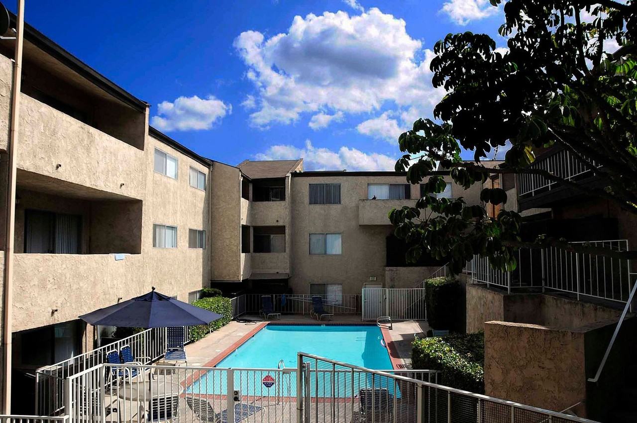 mon930 - Photo 2 of 13