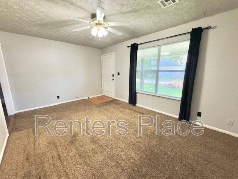 302 W 8th St - Photo 5 of 16