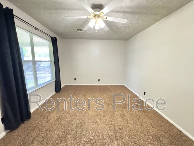302 W 8th St - Photo 6 of 16