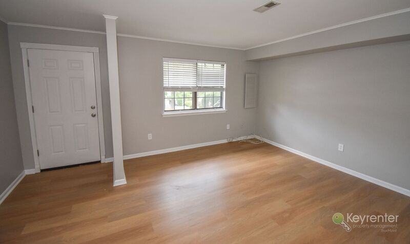 1006 N York Rd #L5 - Photo 2 of 15